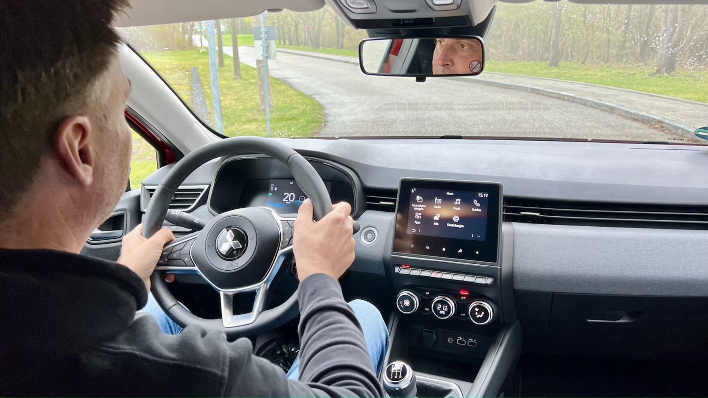 Kleiner Motor auf großer Fahrt: Im Pendlerverkehr passt die Leistung des kleinen Benziners.