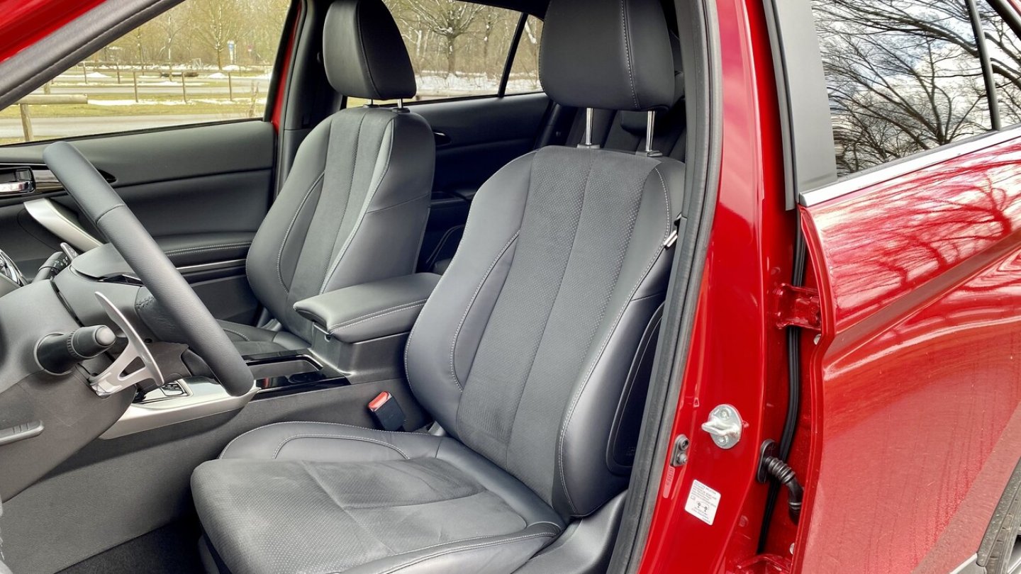 Bequeme Vordersitze, in der Intro Edition mit Mikrofaser-Bezügen.