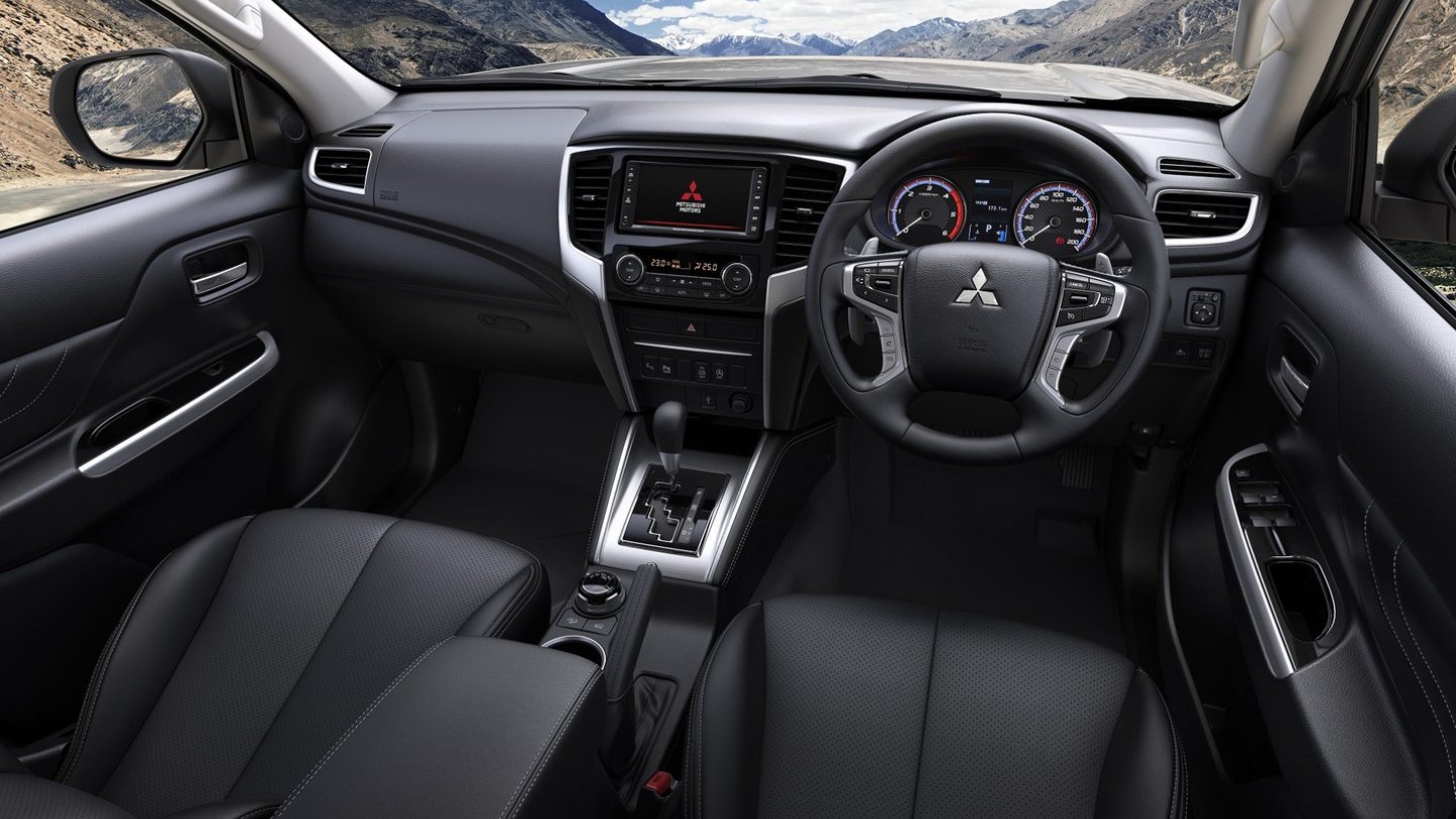 Das aufgefrischte Cockpit, hier als Rechtslenker.