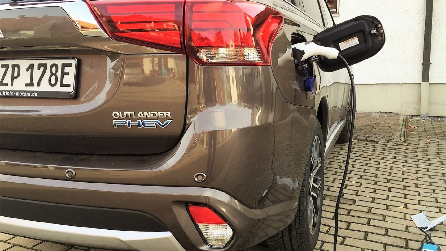 Man bekommt einen anderen Fokus. Überall Strom nuckeln, wo es nur geht.