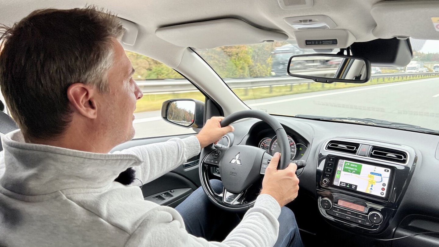 Auf den Testfahrten wirkte der Space Star agil, das Schaltgetriebe ist präzise.