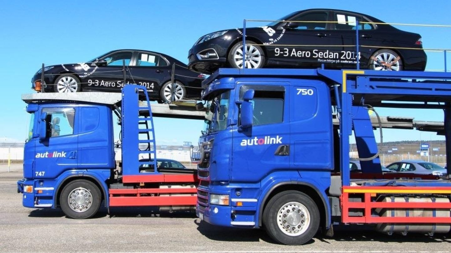 2014 begann man mit der Lieferung von neuen Saab 9-3. Später wurden die Namensrechte entzogen.