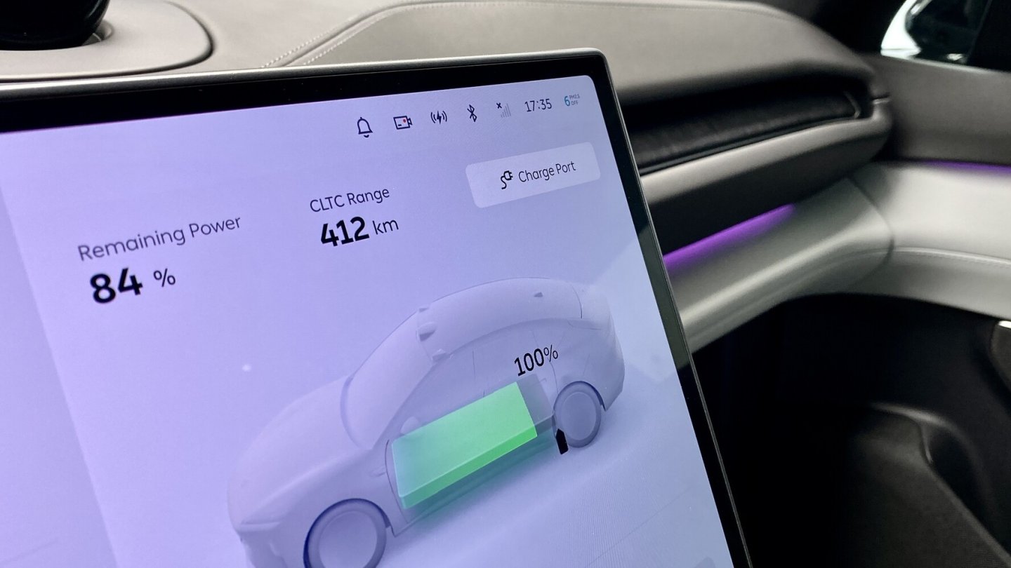 Unter idealen Bedingungen sollen nach WLTP-Norm bis zu 529 Kilometer Reichweite möglich sein.