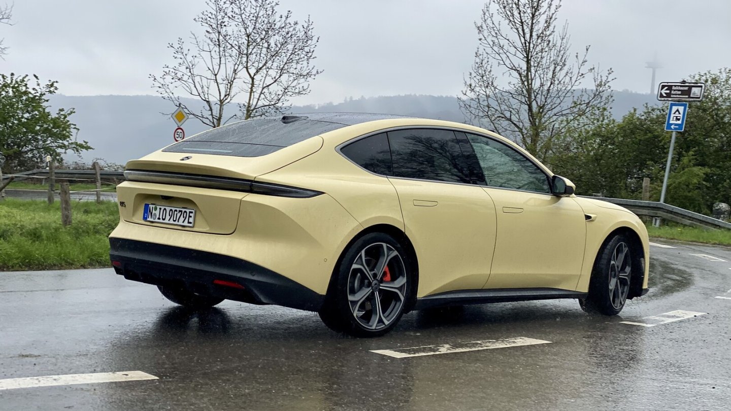 Mit dem ET5 kann man mit Freude dynamisch unterwegs sein.