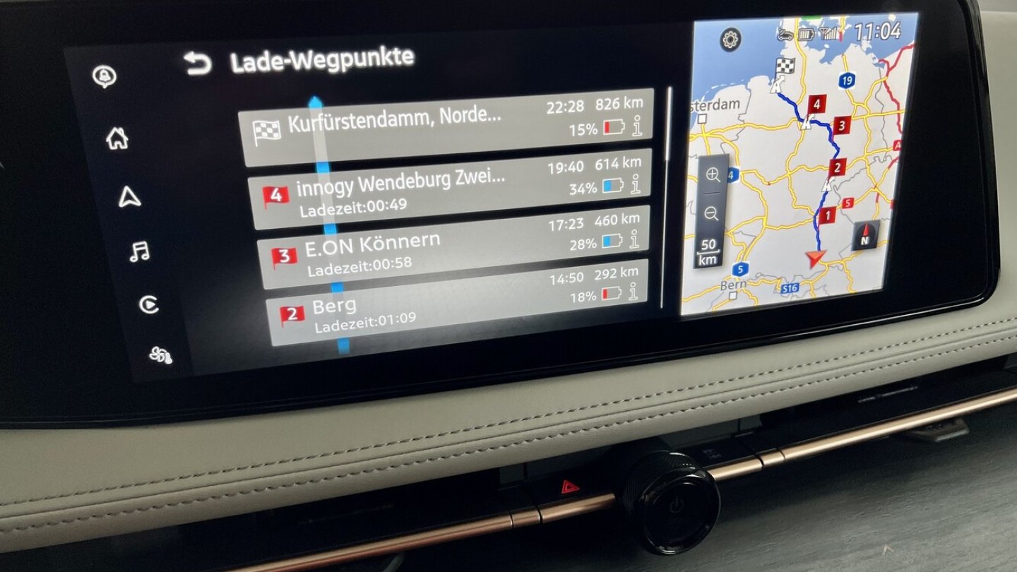 Die Routenführung bezieht Ladestopps mit ein.