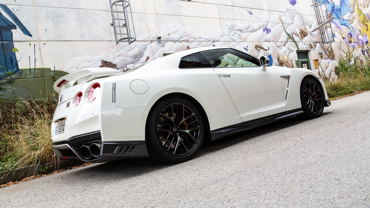 Heckflügel, Endrohre, Diffusor. Alle Elemente sind Mittel zum Zweck. Foto: Karin Zipperling