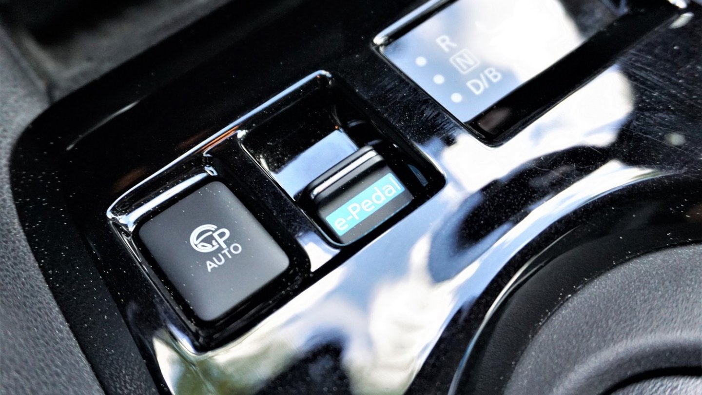Das e-Pedal im Nissan Leaf gefällt vom ersten Meter an.