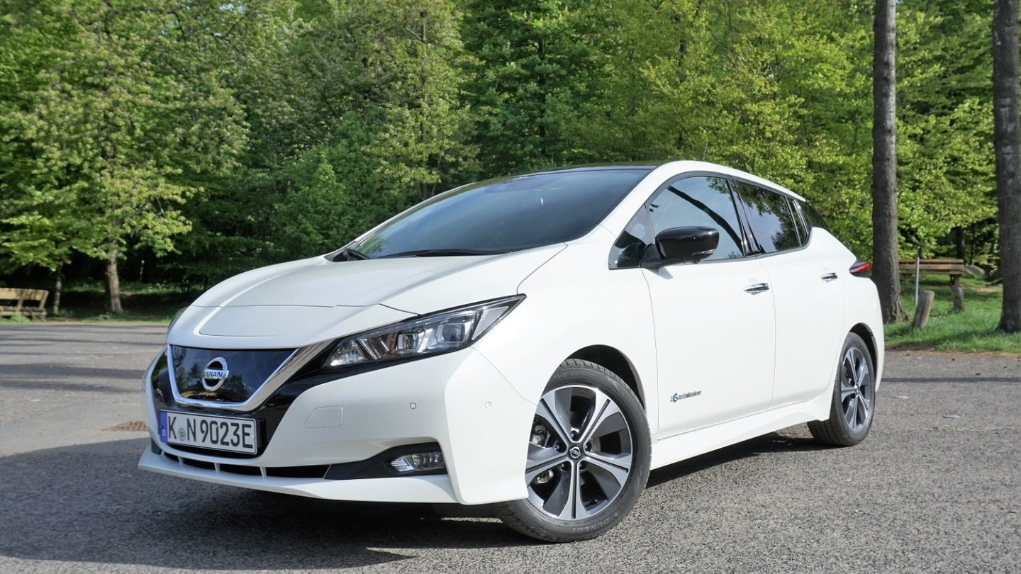 Im Gegensatz zum rundlichen Vorgänger gibt sich der neue Nissan Leaf optisch gefälliger.