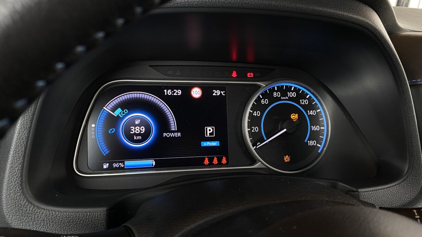 Knapp 400 Kilometer traut sich das Auto mit fast vollem Akku zu.