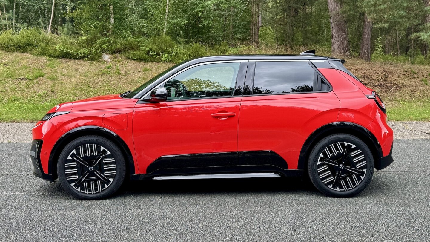 Der Nissan Micra kommt stets als Fünftürer.