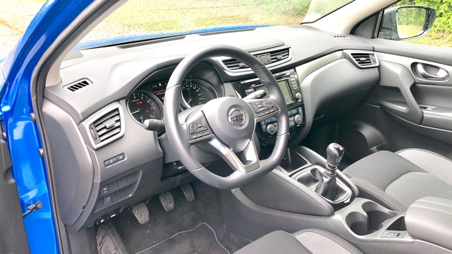 Die Verarbeitung und dei verwendeten Materialen im Innenraum sind okay.