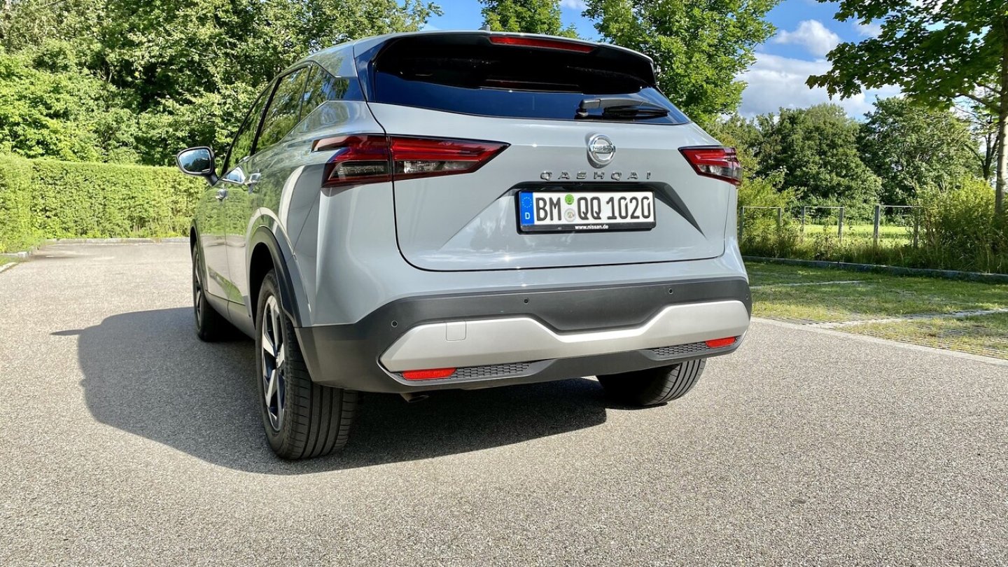 Die Lackfarbe Ceramic Grey kostet 850 Euro Aufpreis.