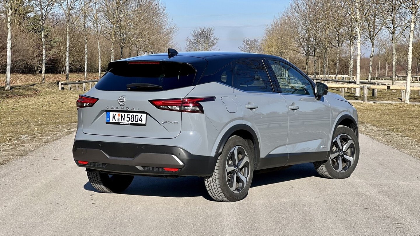 Der Nissan Qashqai bietet ein gutes Gesamtpaket mit vielen Pluspunkten, ist aber nicht ganz günstig.