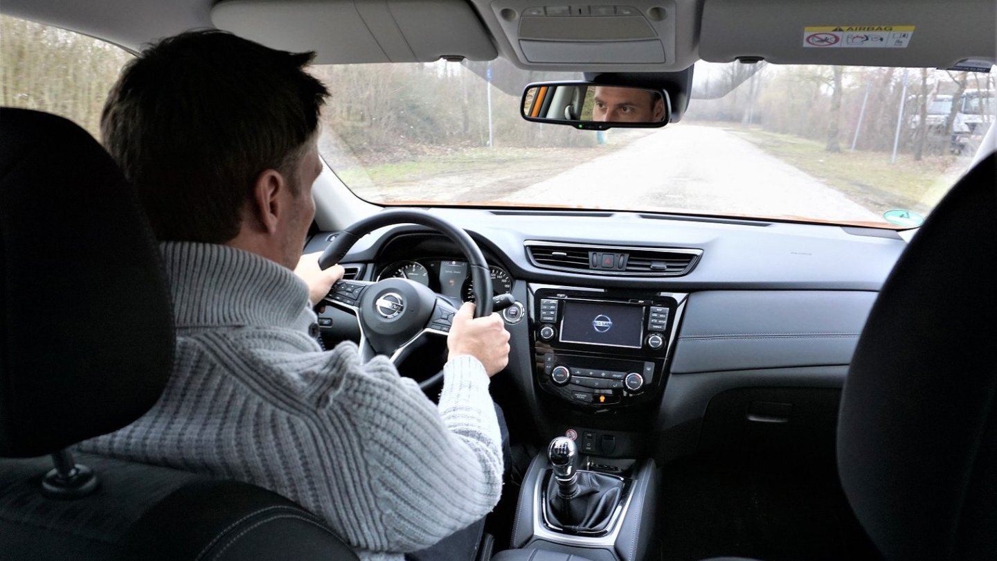 Eine gute Sitzposition ist schnell gefunden, die Reise kann beginnen.