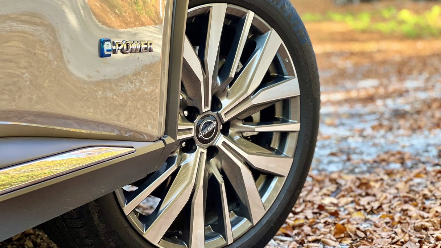 Die 20-Zoll-Felgen kosten beim X-Trail Tekna+ Aufpreis.