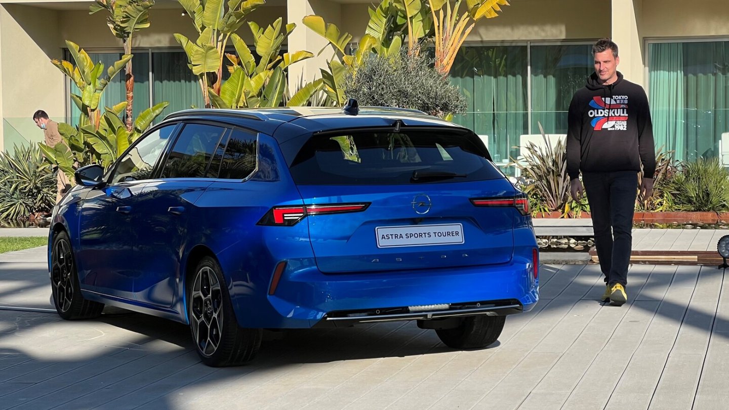 Der neue Opel Astra Sports Tourer, hier als Verbrenner.