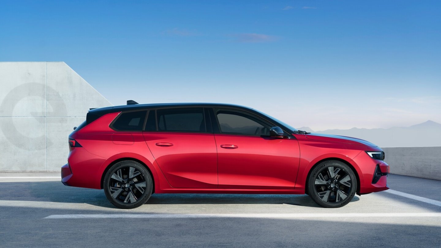 Der Opel Astra Electric kommt auch als Sports Tourer.