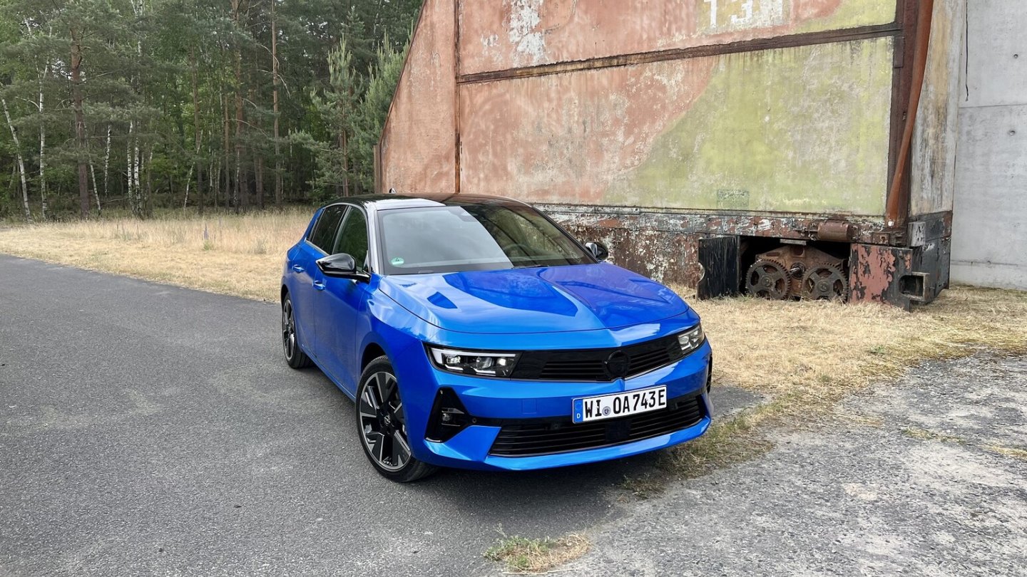 Der Opel Astra Electric startet vorerst nur in der Ausstattungslinie GS.