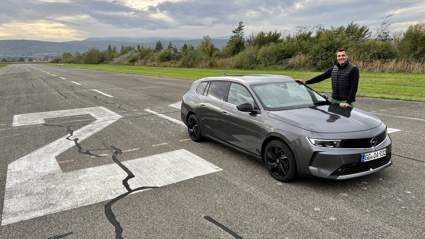 Eine 2 steht nicht mehr vorne. Aber mit 34.100 Euro ist der Kombi fair kalkuliert.