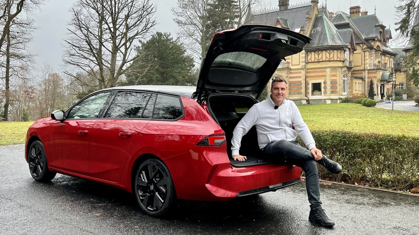 Der üppig ausgestattete Testwagen hat einen Listenpreis von 53.930 Euro.