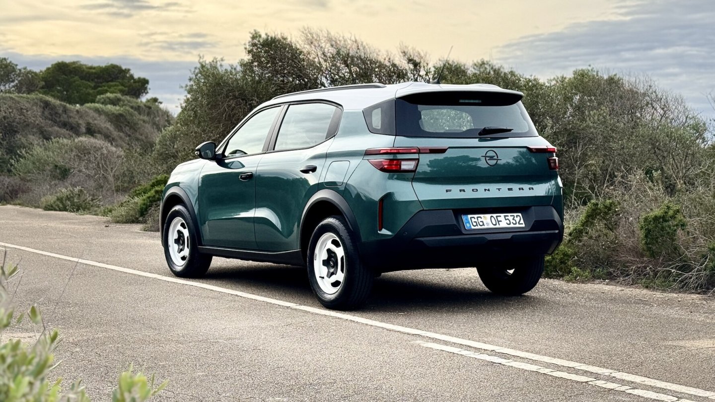 Auch den Mildhybrid-Benzienr mit 136 PS konnten wir ausgiebig fahren.