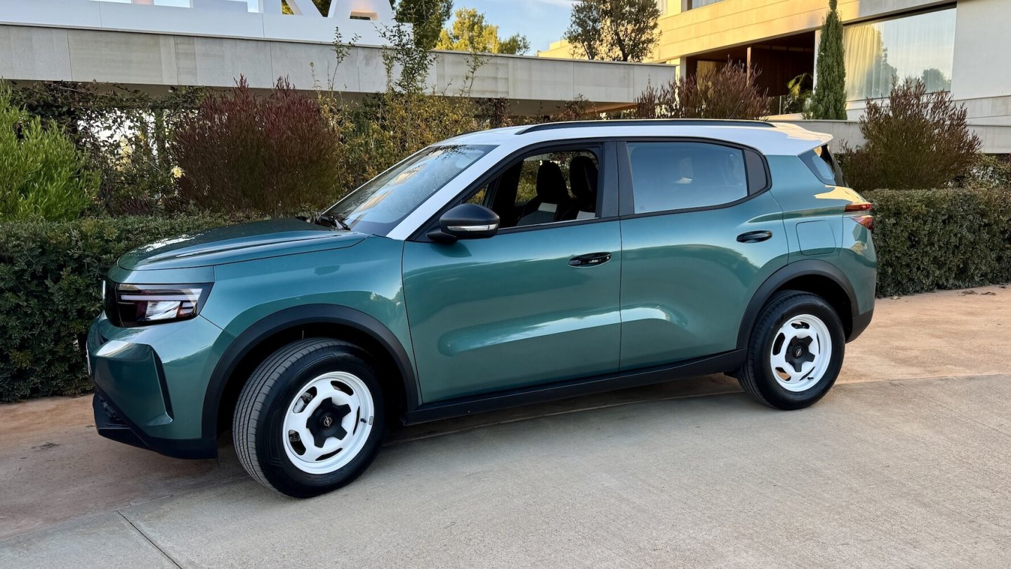 So sieht die Basisversion Frontera mit Stahlfelgen aus.