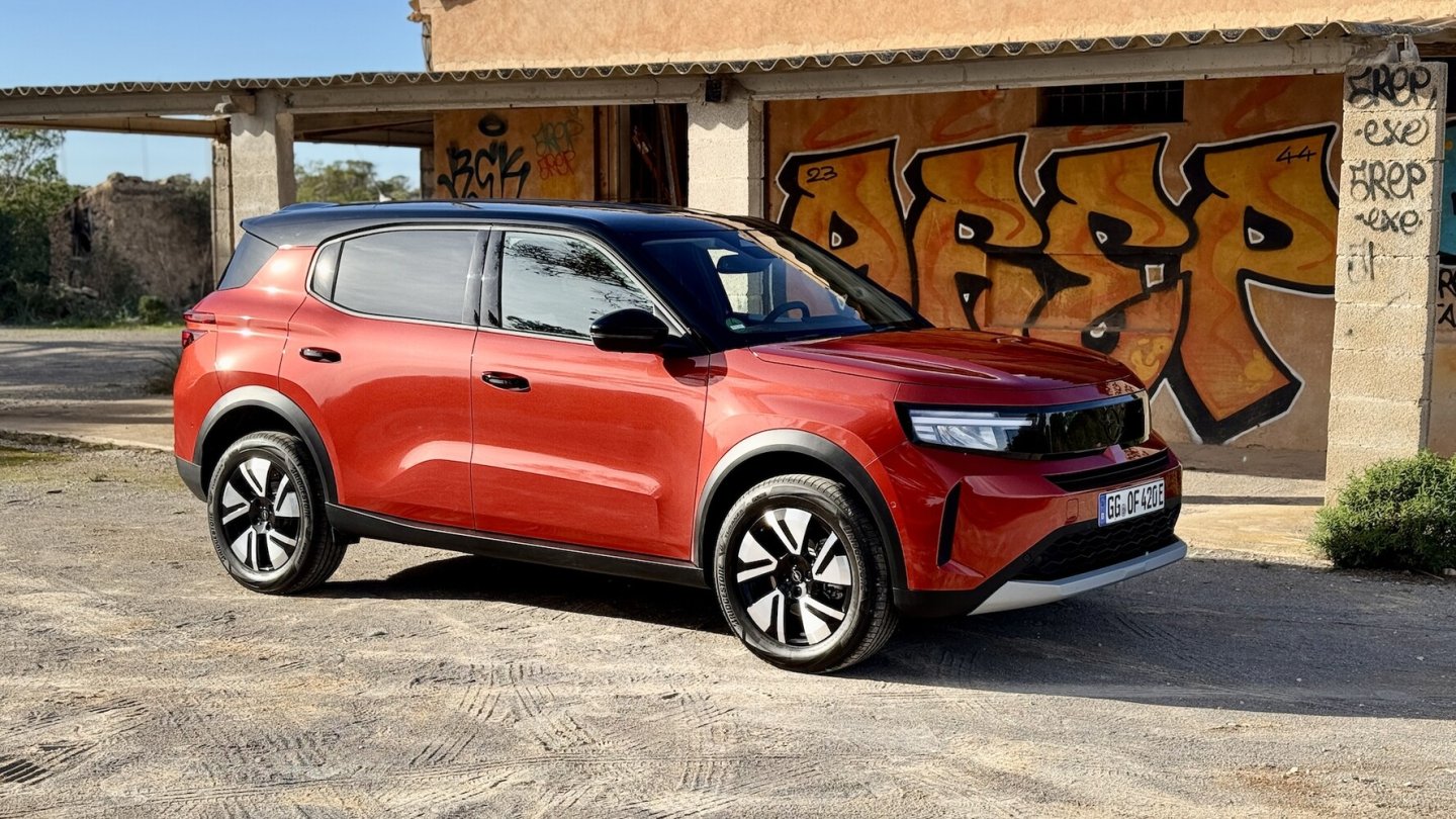 Der Frontera GS kommt mit schwarzem Dach und 17-Zoll-Alus.