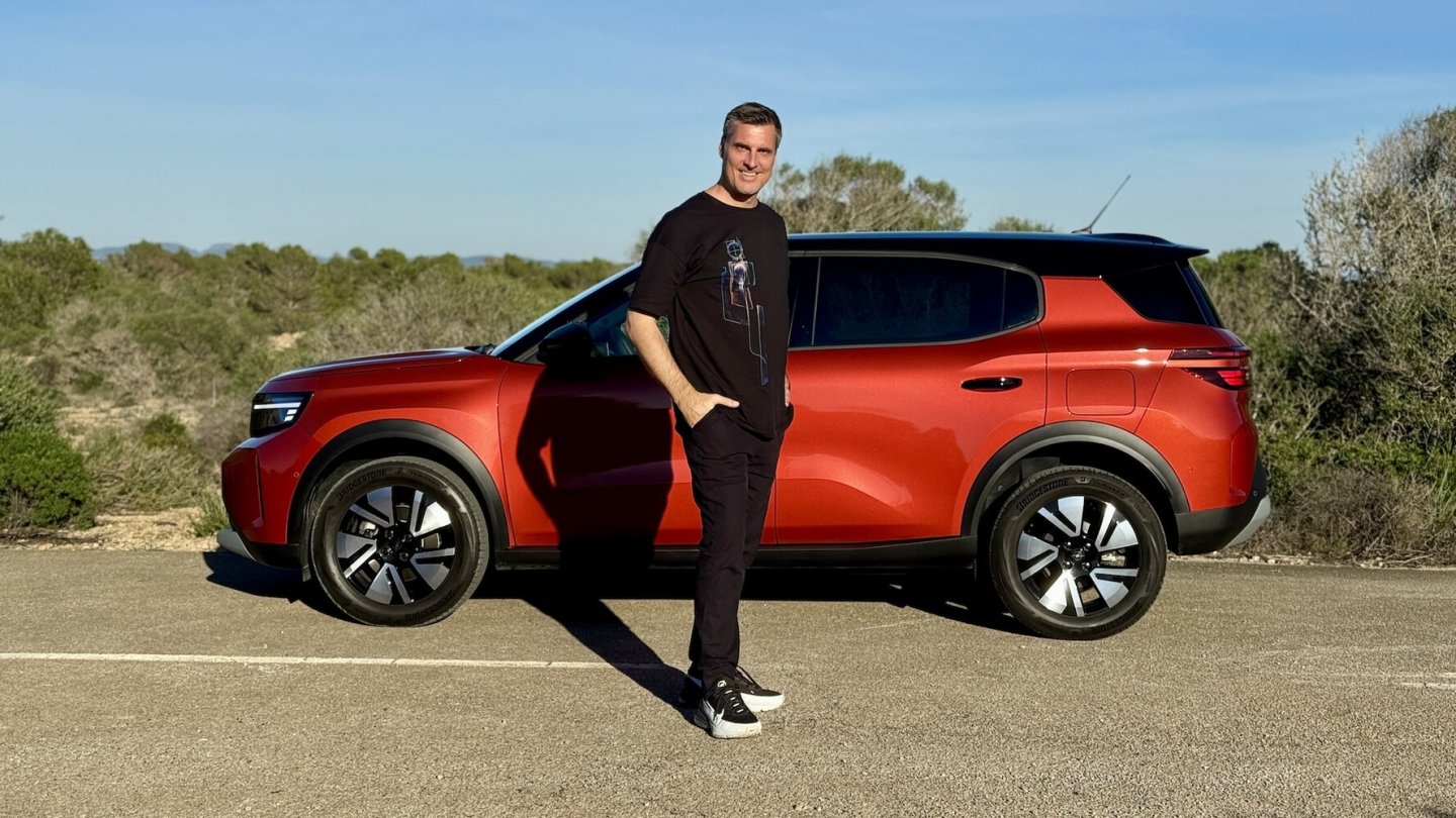 Die hier gezeigte Farbe ist gratis, sie heißt Kanyon Orange.