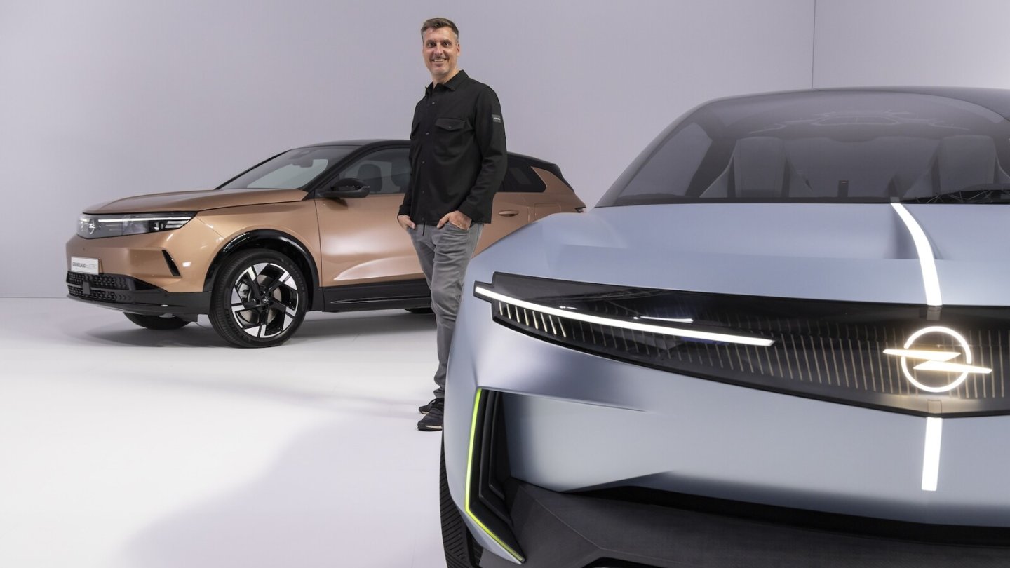 Der neue Grandland kommt in verschiedenen Elektrifizierungsstufen.