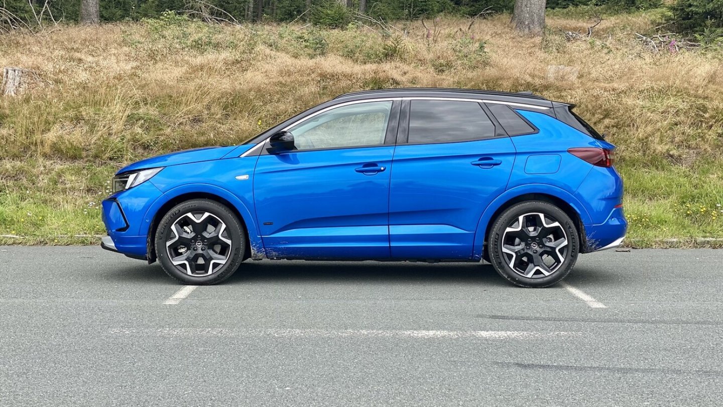 Der Opel Grandland ist 4,48 Meter lang.