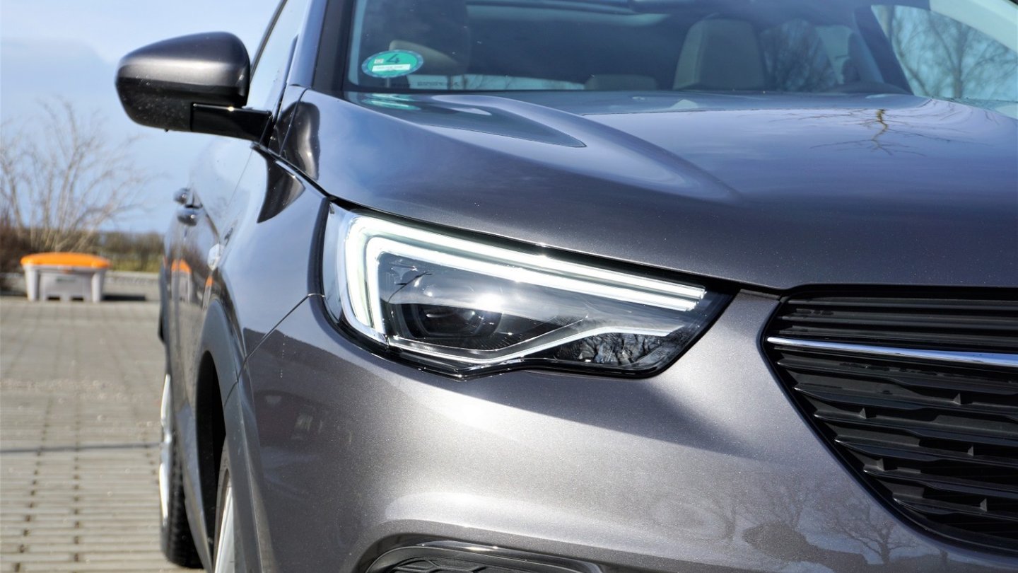 Adaptive LED-Scheinwerfer kosten stolze 1.350 Euro Aufpreis.