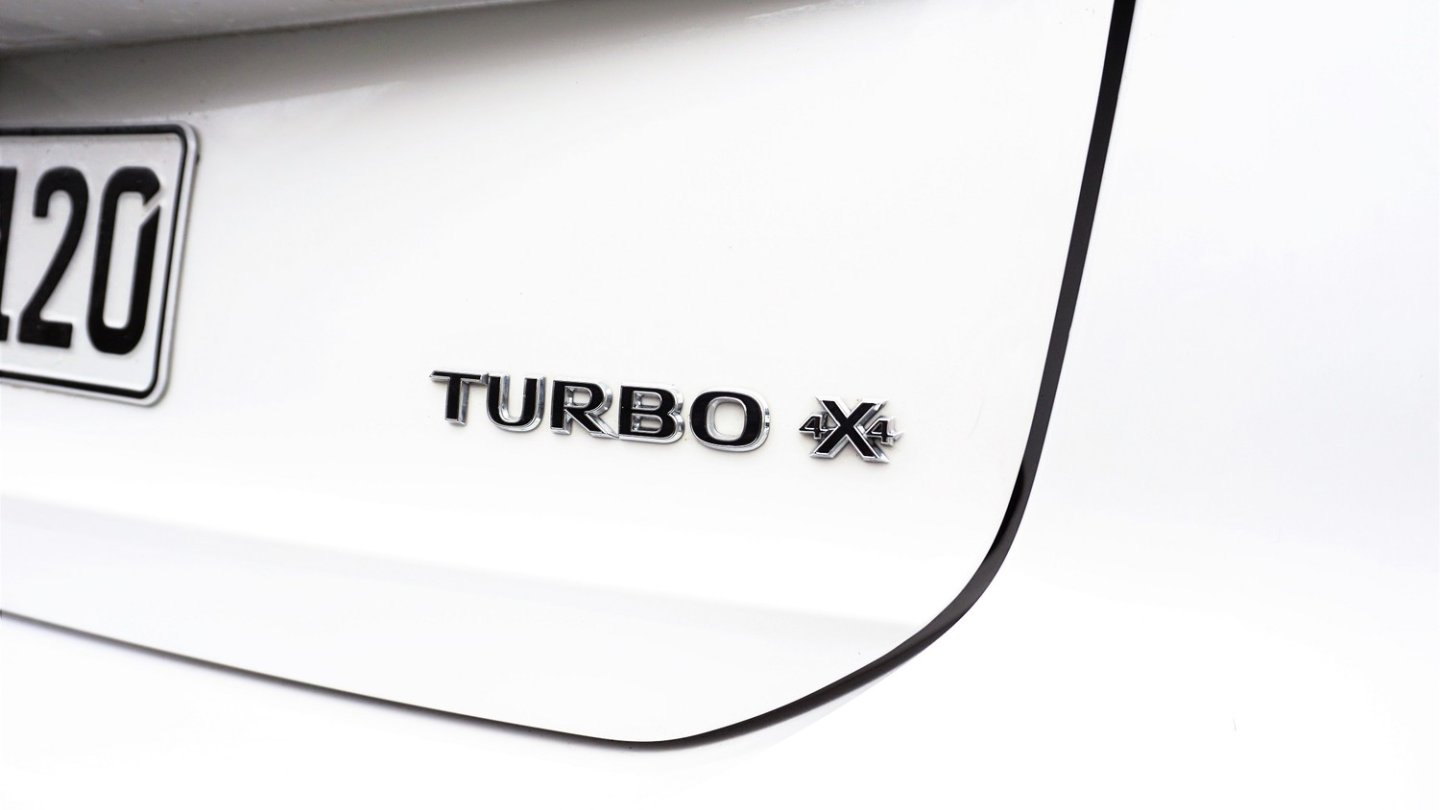 Turbo 4x4 kennzeichnet den Benziner mit 260 PS.