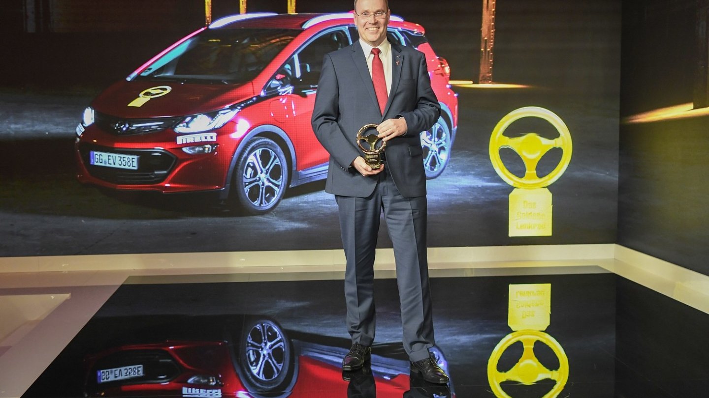 Opel-Entwicklungschef Christian Müller bekommt einen Preis für den Ampera-e, obwohl der ein Phantom bleibt.