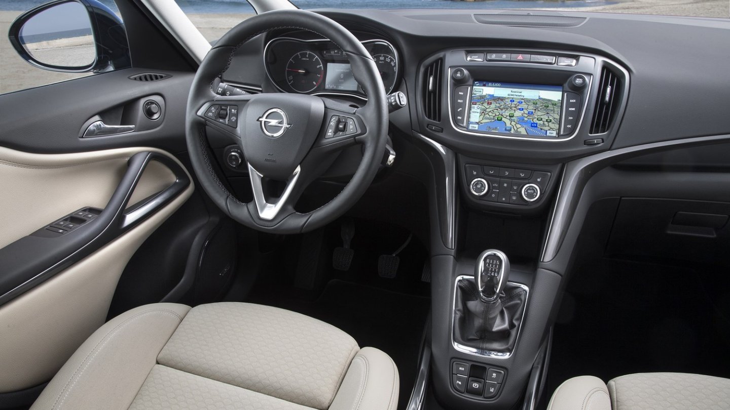 Endlich hat der Zafira auch einen einladenden Innenraum ohne Plastikknopf-Kraterlandschaft.