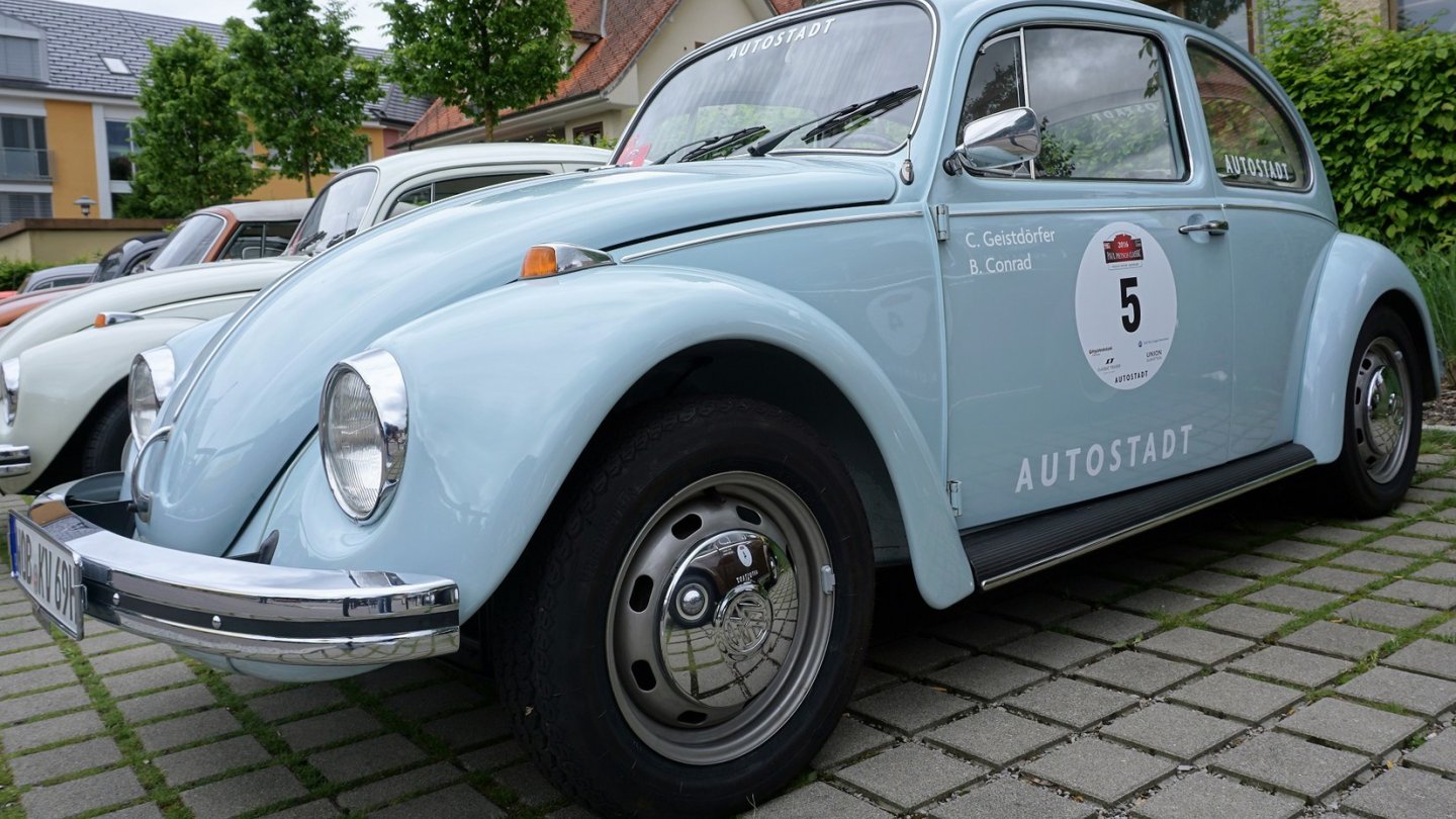 Unser Käfer steht bereit. Mit Startnummer 5 auf große Fahrt. Foto: Bernd Conrad