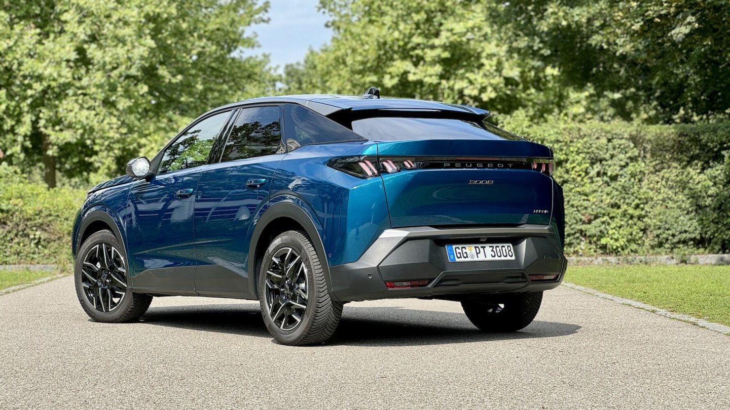 In dritter Generation fährt der Peugeot 3008 als SUV-Coupé vor.