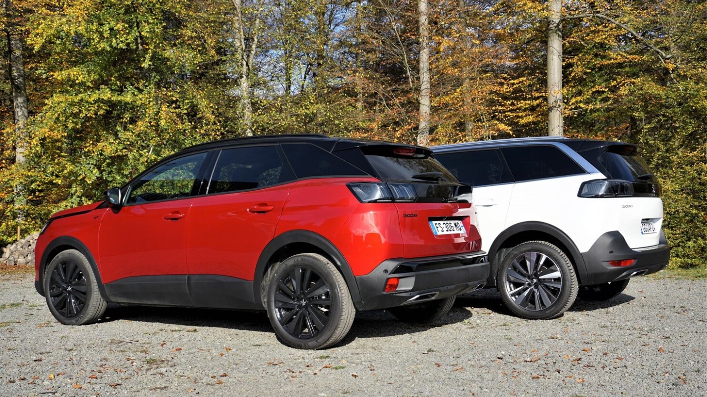 Der längere 5008 ist um 100 Kilogramm schwerer als der 3008.