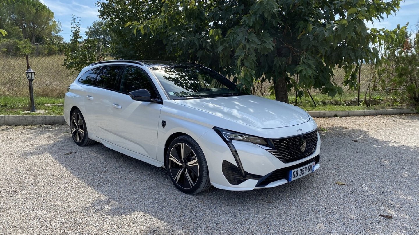 Matrix-LED-Scheinwerfer sind bei der GT-Ausstattung serienmäßig.