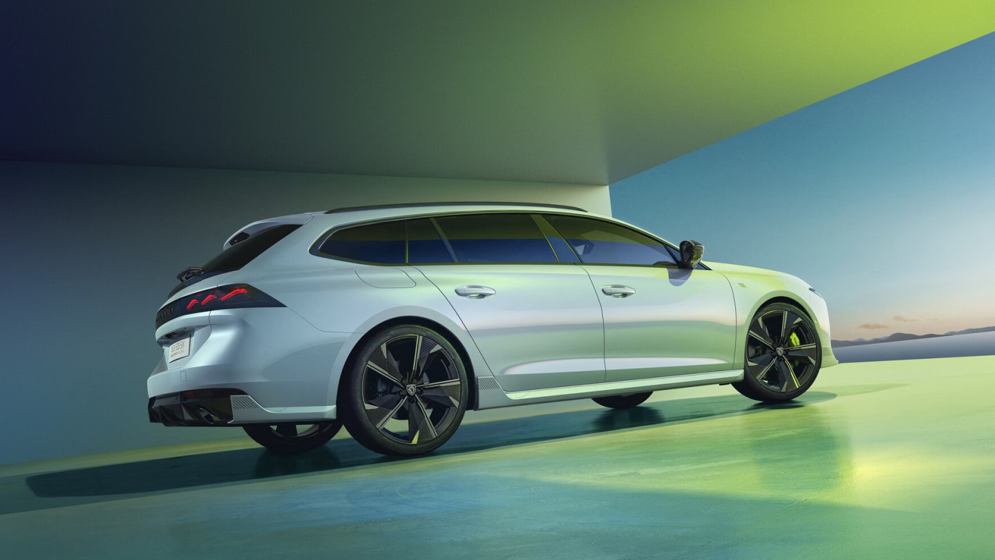 Topmodell ist der Peugeot 508 PSE mit 360 PS Systemleistung.