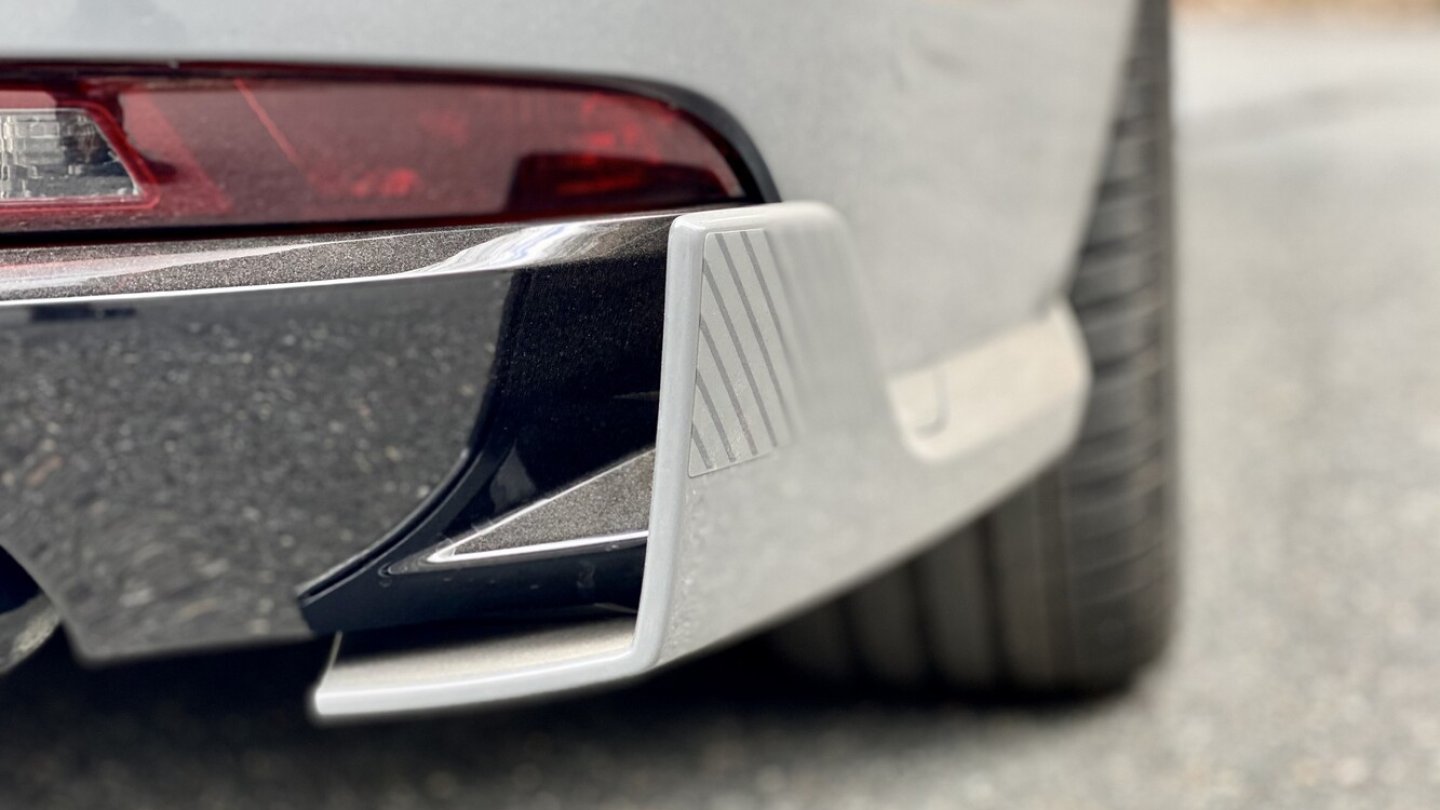 An jeder Seite kümmern sich drei Finnen um den Luftstrom.