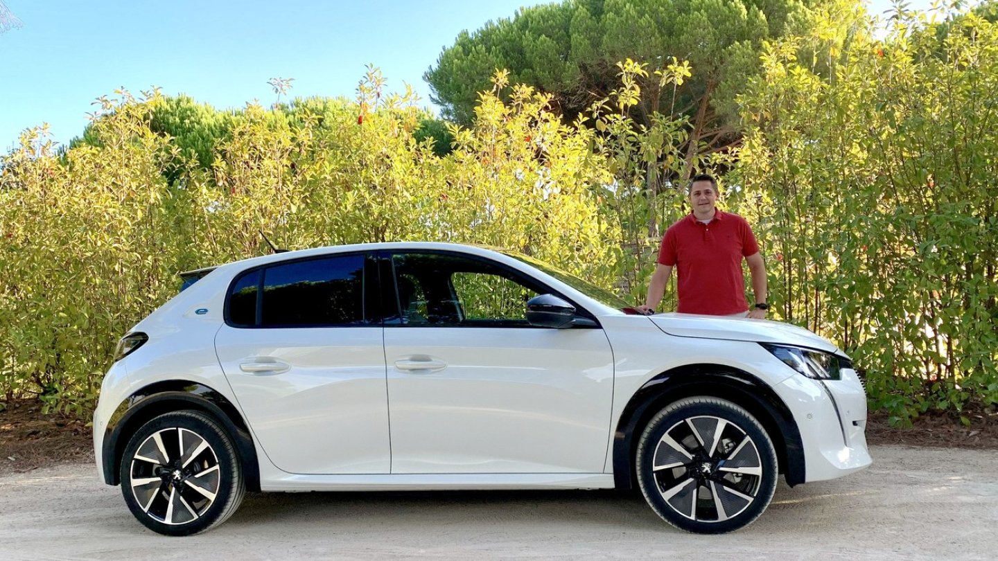 Der Peugeot e-208 ist 4,06 Meter lang.