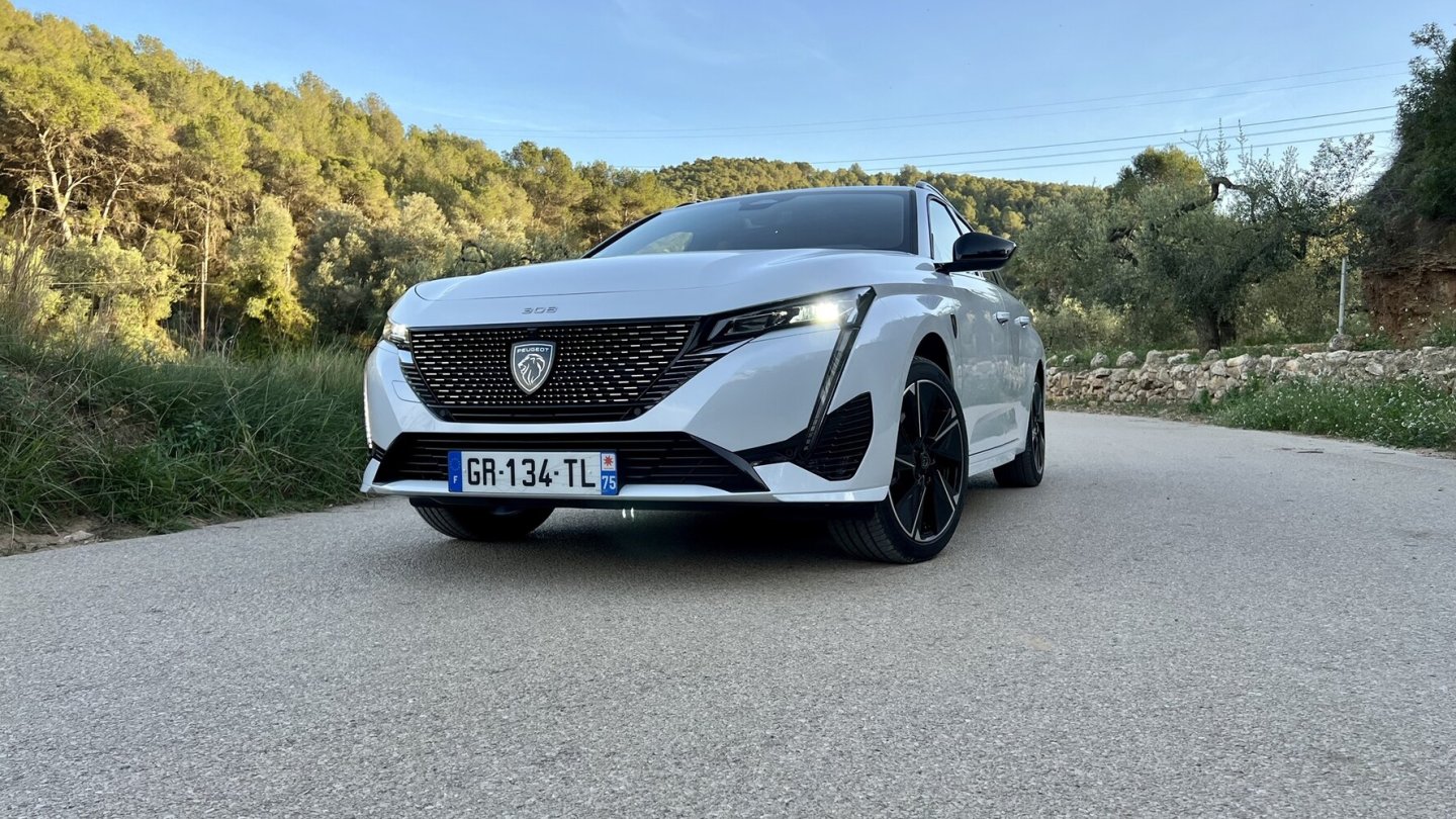 Mit entspannter Grundeinstellung kann man den Elektro-Kombi sparsam bewegen.