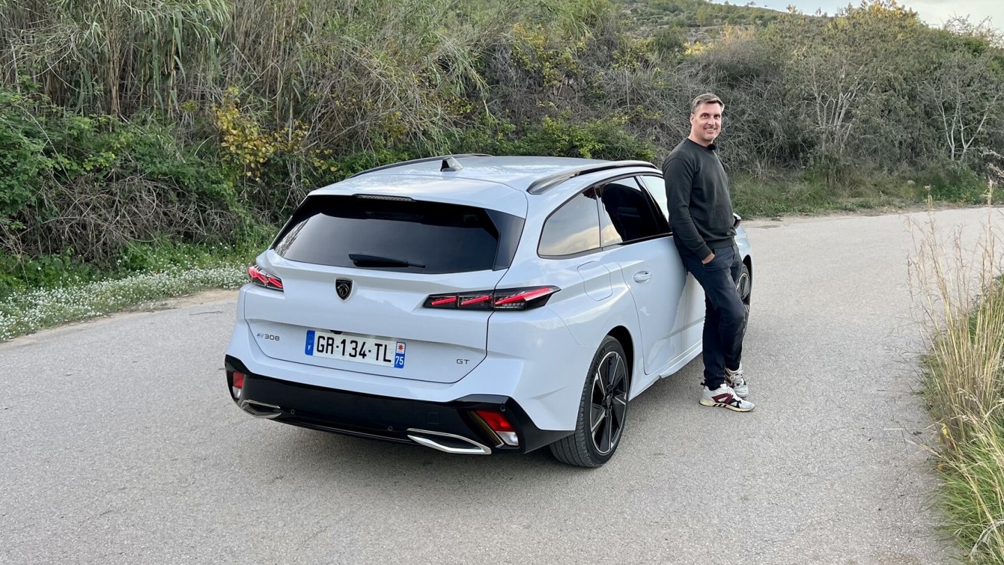 Designerstück zum selbstbewussten Preis: Der E-308 SW ist einer der ersten Elektro-Kombis auf dem Markt.