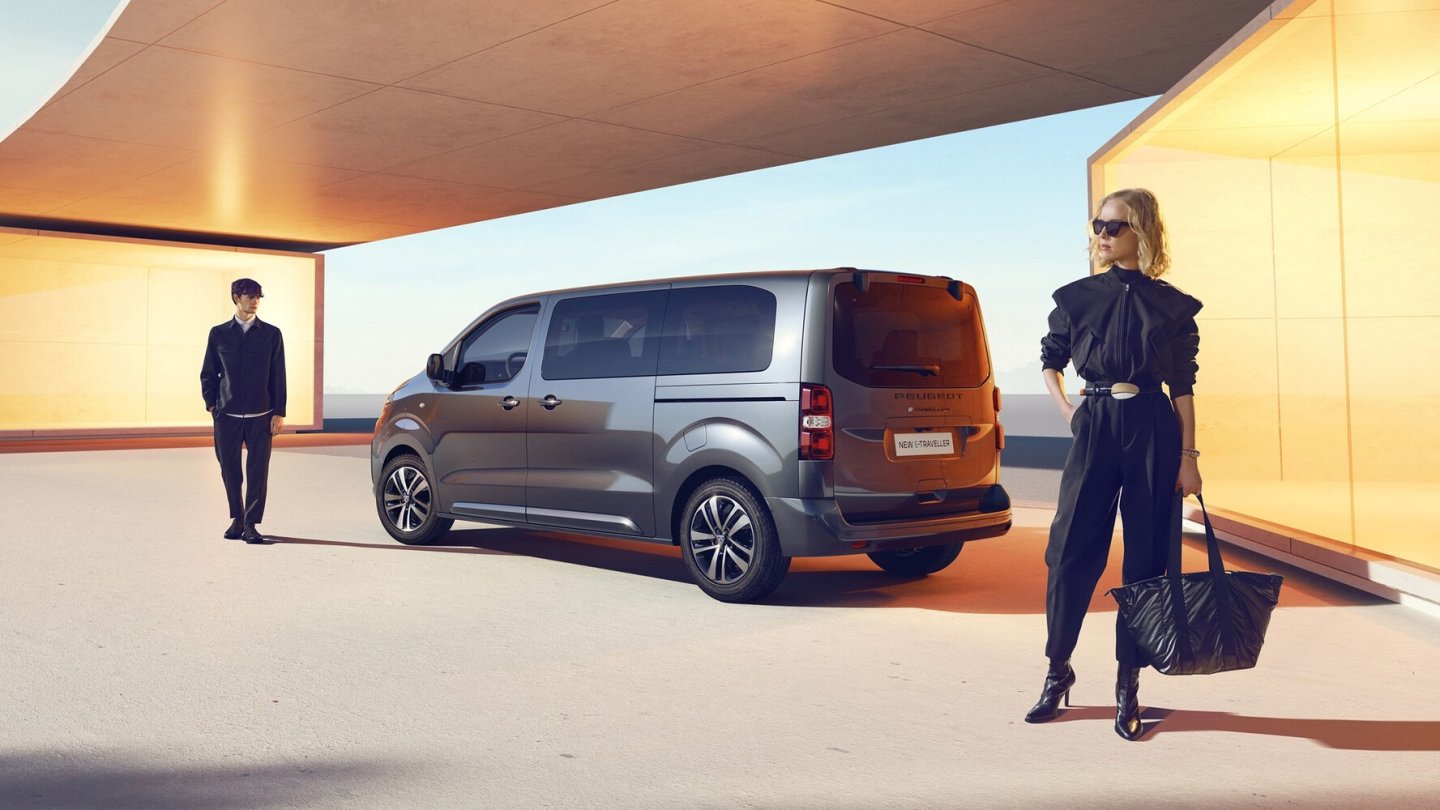 Je nach Konfiguration bietet der Peugeot e-Traveller bis zu neun Plätze.