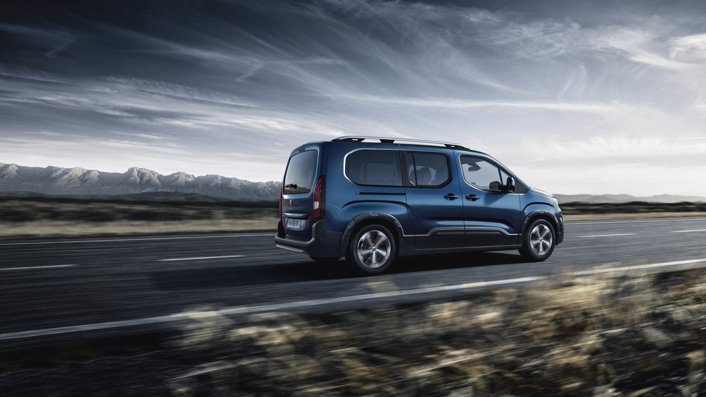 Im Bild: die 4,75 Meter messende Langversion des Peugeot Rifter.