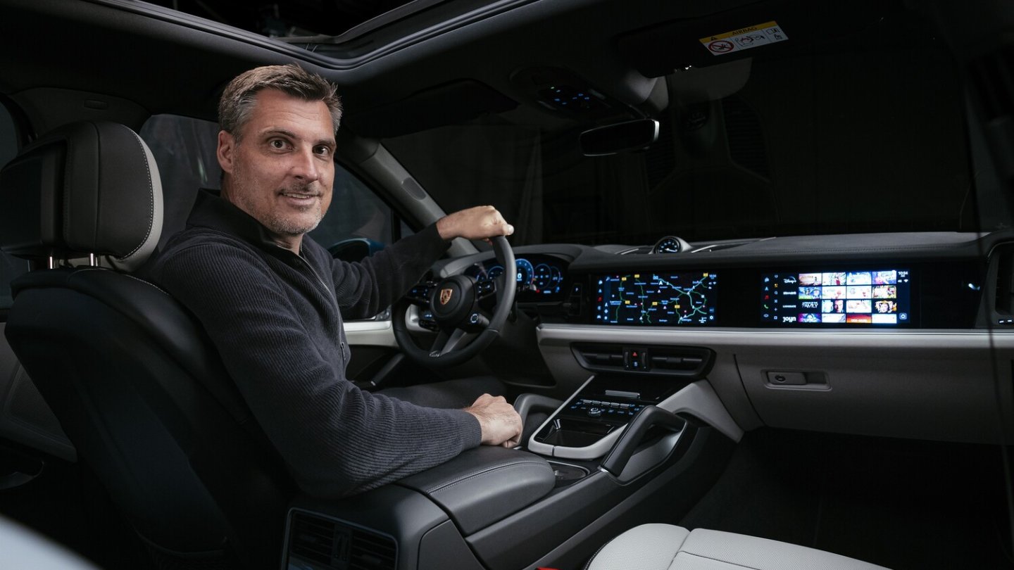 Das Cockpit im Porsche Cayenne wurde grundlegend erneuert.