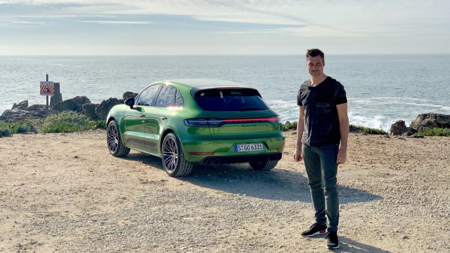 die Lackierung des Testwagens heißt Mambagrün Metallic.