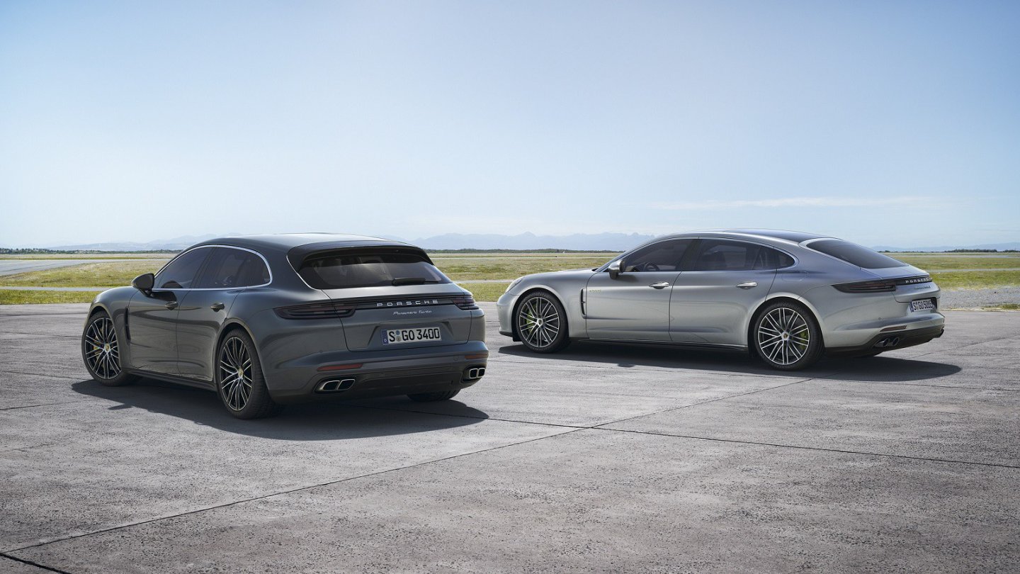 Neben der rechts abgebildeten Langversion ist der Sport Turismo die dritte Panamera-Variante.