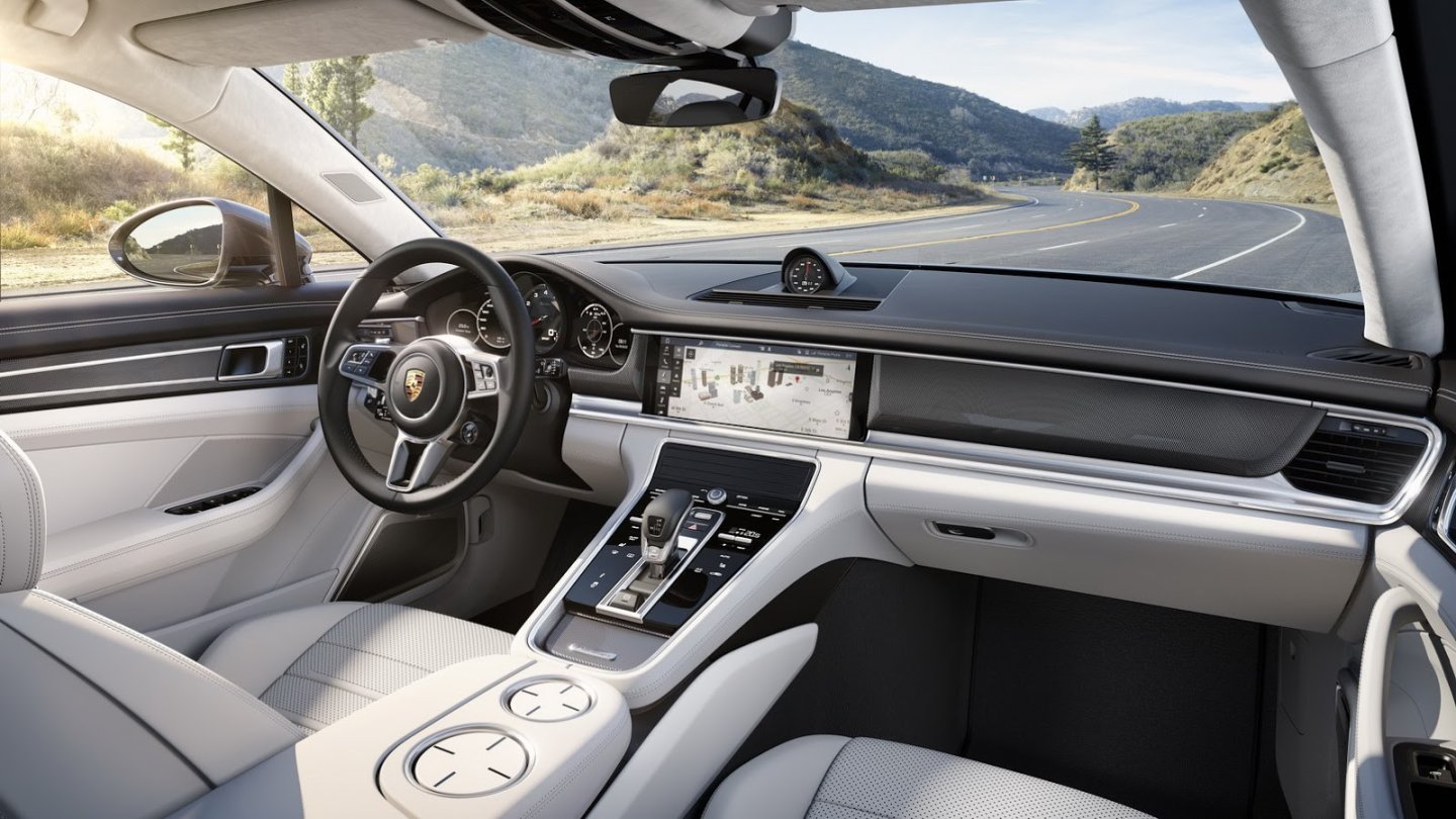 Mit weniger Knöpfen in der Neuzeit angekommen: Das Panamera-Cockpit.