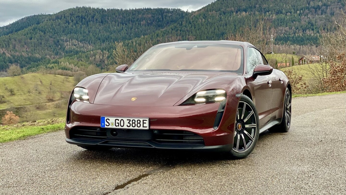 Mit der vierten Antriebsvariante ist die Taycan-Familie in dieser Hinsicht komplett.